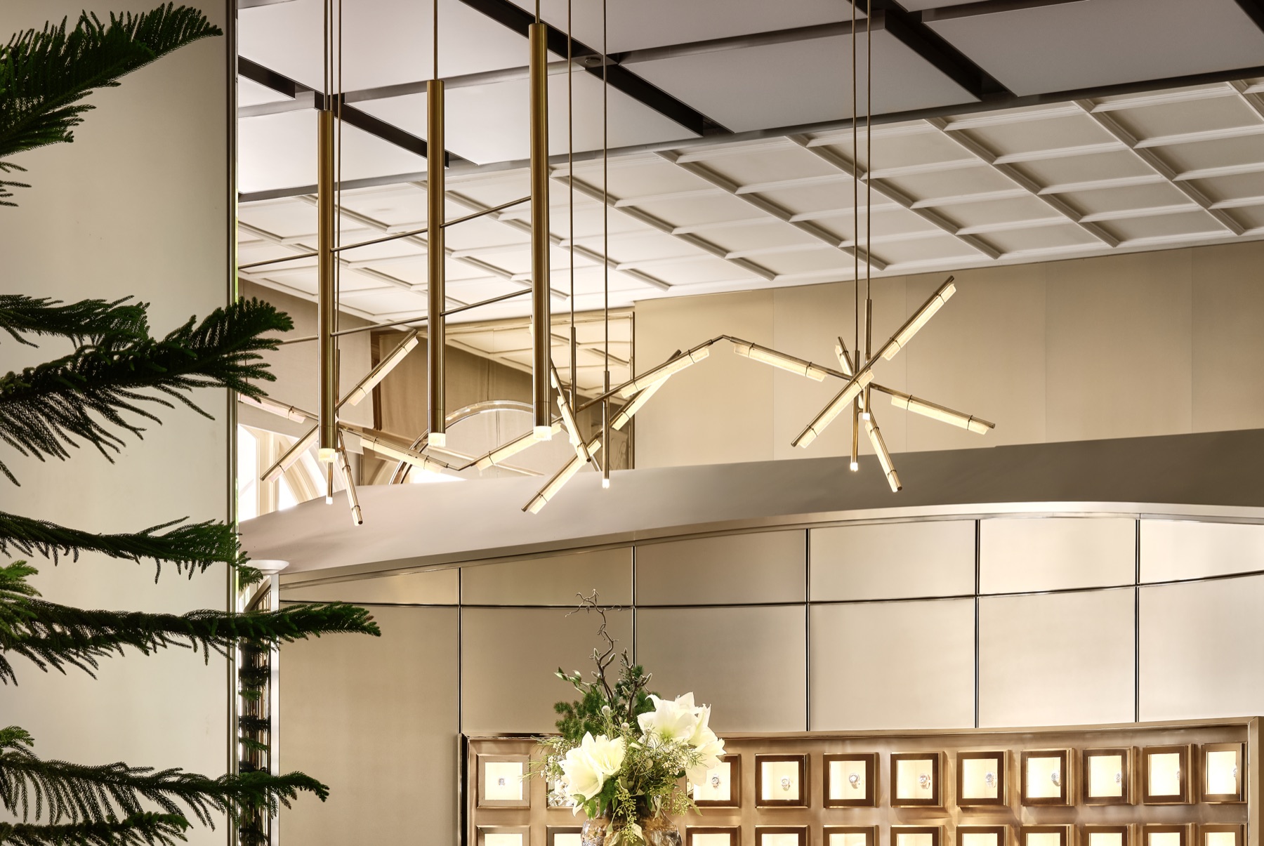 Bespoke sculptural chandelier by Alex Earl for Audemars Piguet at Raffles Hotel, Singapore